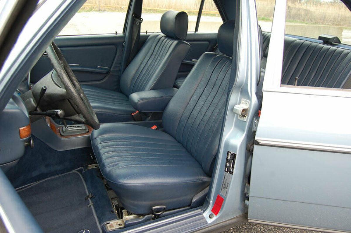 1985 Mercedes-Benz 300-Series - photo 13