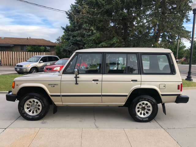 "Rare" 1991 Mitsubishi Montero LS - Automatic 4X4 Sahara Gold / Brown Interior 1991 Mitsubishi Montero LS
