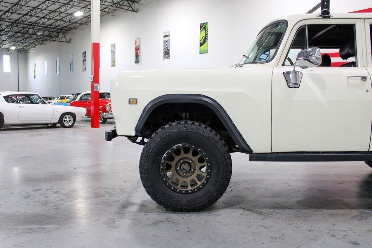 1971 International Harvester Travelall - photo 3
