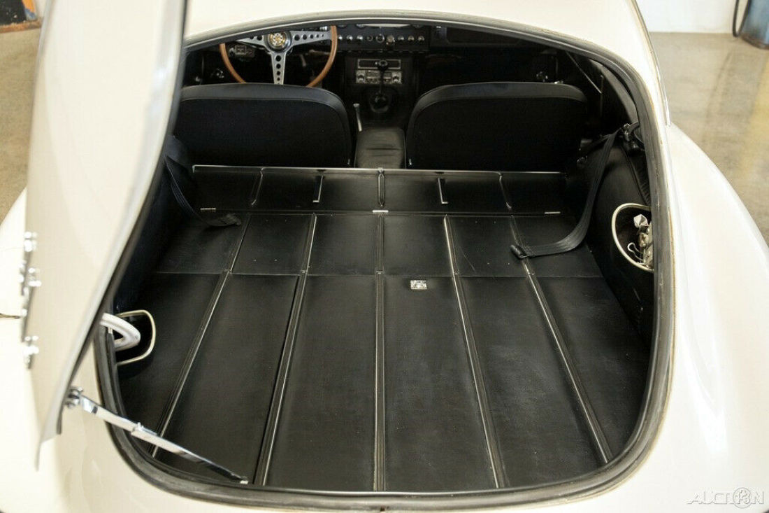 1966 Jaguar E-Type 4.2 liter Series 1 Coupe - photo 13