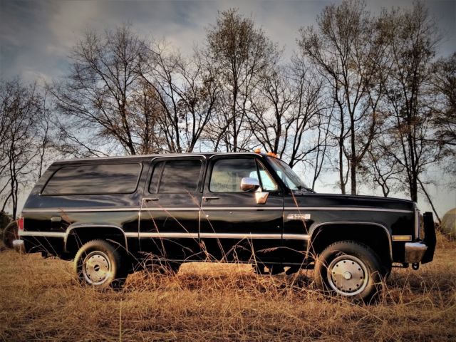 "Ultra Rare" 1987 GMC Suburban K2500 Sierra Classic 4x4 51k Miles chevy ford 1987 GMC Suburban K2500 4x4 54k Original miles Mint Must See