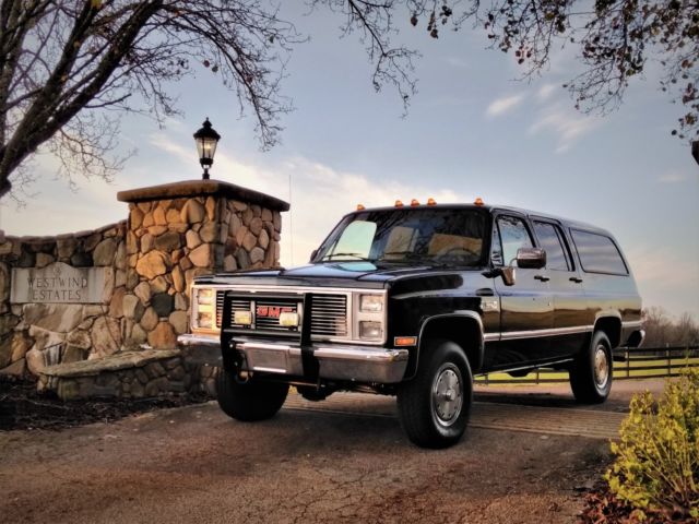 1987 GMC Suburban K2500 4x4 54k Original miles Mint Must See - photo 3