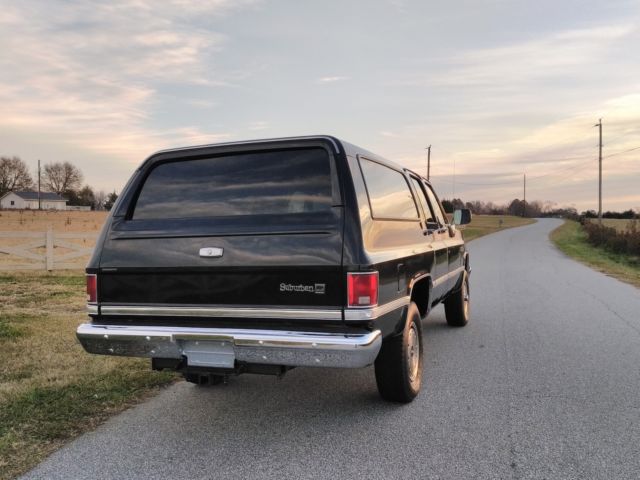 1987 GMC Suburban K2500 4x4 54k Original miles Mint Must See - photo 7