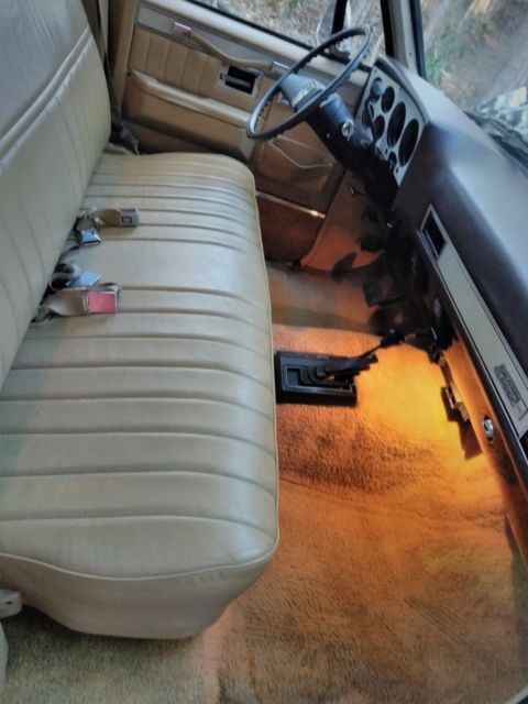 1987 GMC Suburban K2500 4x4 54k Original miles Mint Must See - photo 8