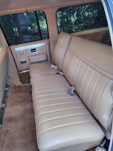 1987 GMC Suburban K2500 4x4 54k Original miles Mint Must See - photo 9