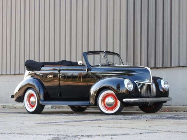 1939 Ford Deluxe - photo 2