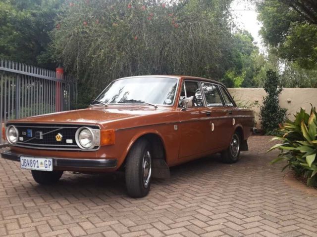 '73 Volvo 144 GL 4-speed, B20E, power steering, Brown exterior and Leather Seats 1973 Volvo 144 GL