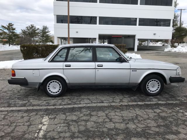 1989 Volvo 240 - photo 2