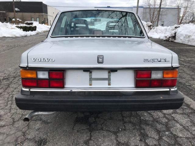 1989 Volvo 240 - photo 4