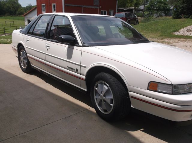 1991 Oldsmobile Cutlass Garnet Red Trim - photo 6