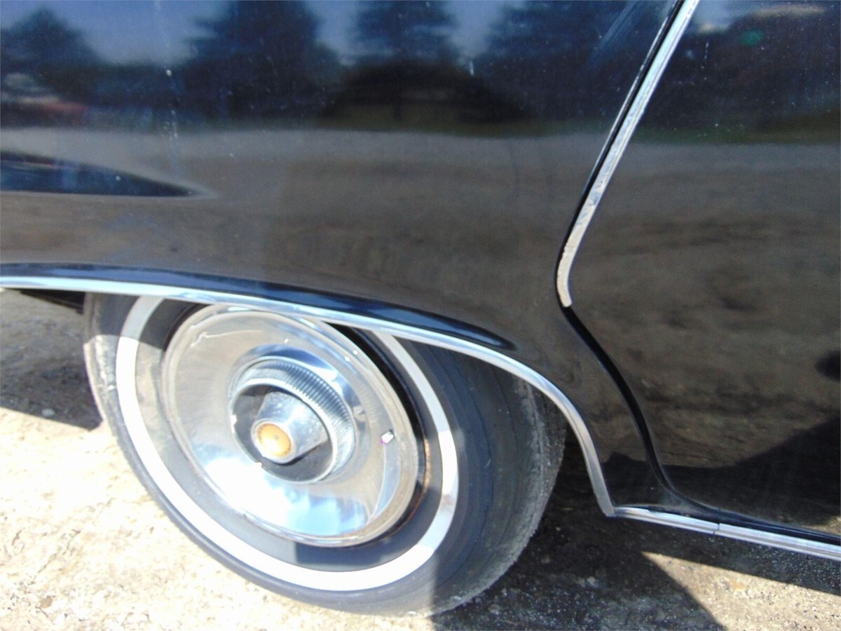 1965 Chrysler Imperial Crown Four Door Hardtop - photo 12
