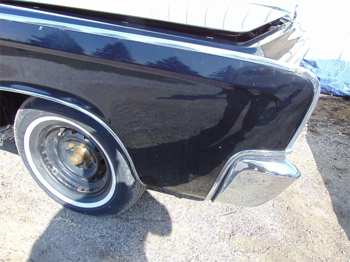 1965 Chrysler Imperial Crown Four Door Hardtop - photo 4