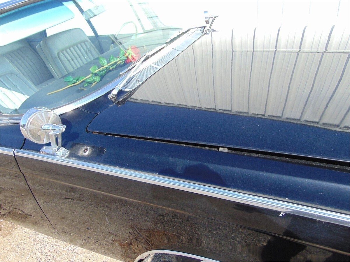 1965 Chrysler Imperial Crown Four Door Hardtop - photo 6