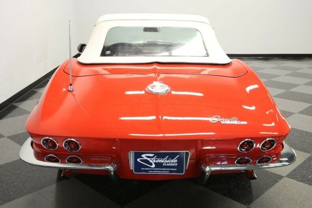 1963 Chevrolet Corvette Convertible - photo 12