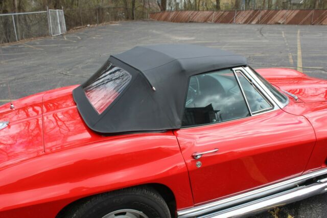 1965 Chevrolet Corvette Stingray Convertible - photo 10
