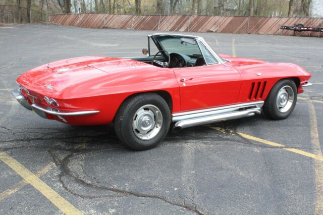 1965 Chevrolet Corvette Stingray Convertible - photo 7