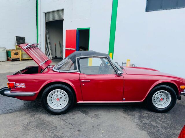 1 Family Owner, 21k, A/C, Overdrive, Original, Runs Great. 1976 Triumph TR-6 -WELL MAINTAINED ROADSTER-GOOD OVERALL CONDITION-S