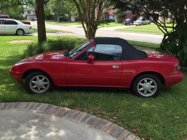 1 in a Million, "Mia", 1993 Mazda MX-5 Miata (NA) 1993 Mazda MX-5 Miata
