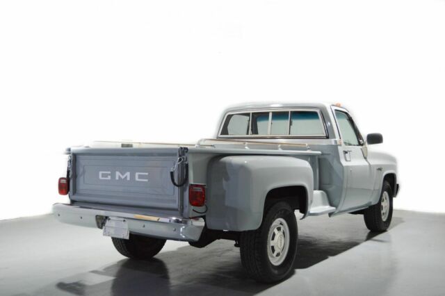 1982 GMC Sierra 2500 Step-Side 8 foot bed - photo 4