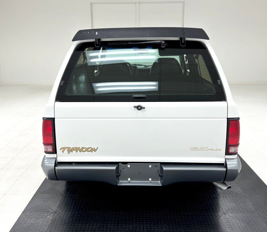 1993 GMC Typhoon - photo 4