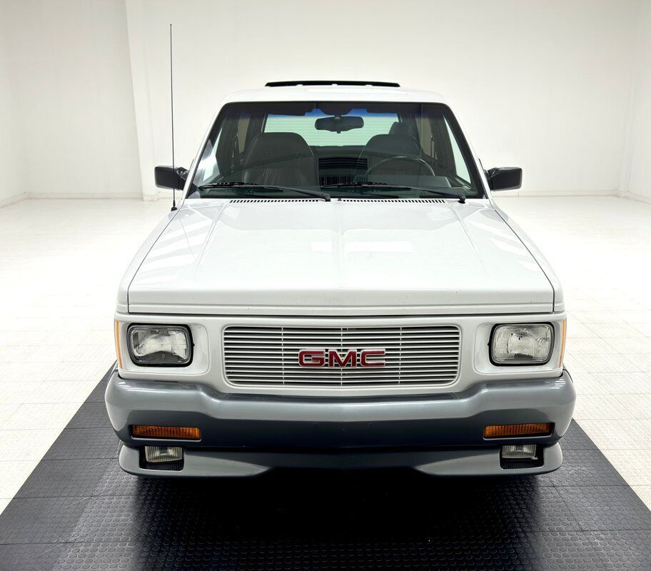 1993 GMC Typhoon - photo 8