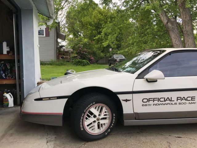 1984 Pontiac Fiero Indy - photo 2