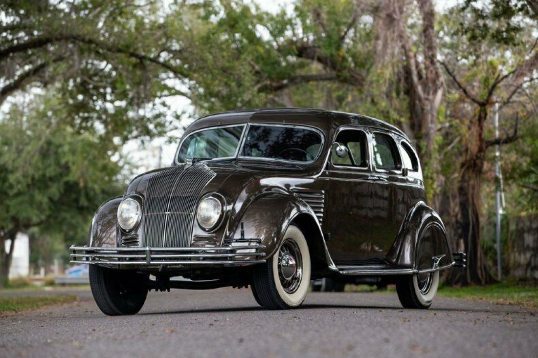 1934 Chrysler Airflow - photo 2