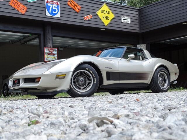 1 of 6,759 built! Well optioned! Incredibly clean Collector Edition! Rare Vette. 1982 Chevrolet Corvette Collector Edition