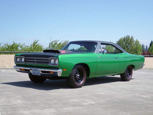 1 of 797 produced, 4 speed, Dana 4.11 posi. Govier documents. 1969 Plymouth Road Runner "A12" 440 6-pak