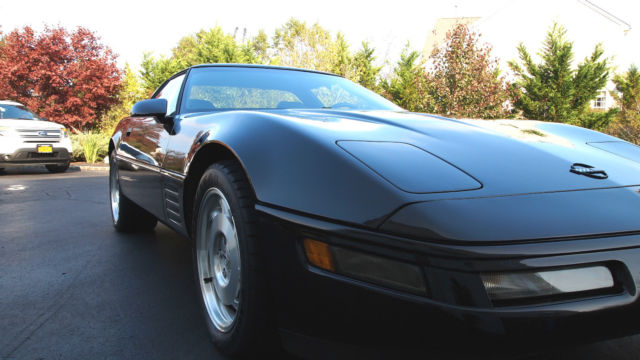 1994 Chevrolet Corvette Base Hatchback 2-Door - photo 2