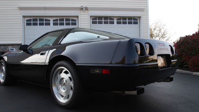 1994 Chevrolet Corvette Base Hatchback 2-Door - photo 3