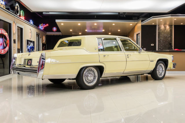 1982 Cadillac Fleetwood Brougham - photo 11