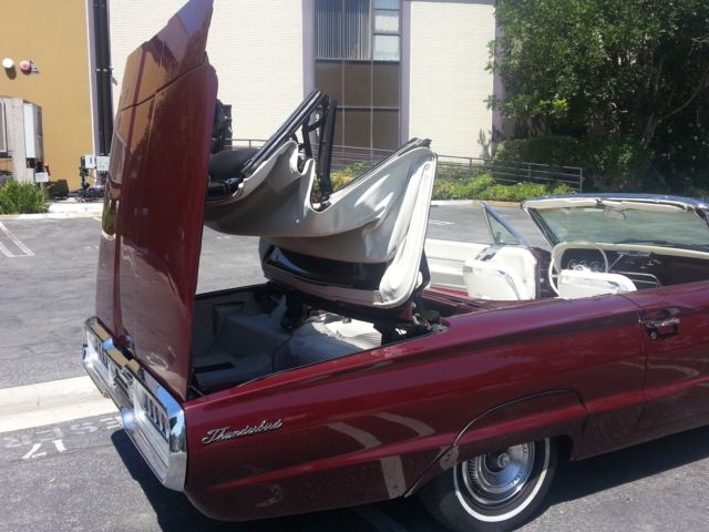 1965 Ford Thunderbird Convertible - photo 4