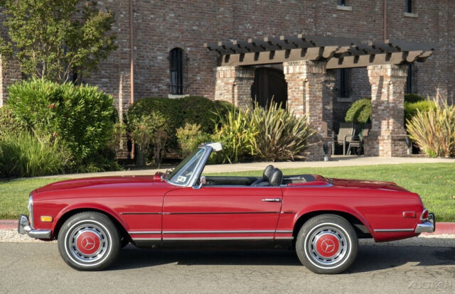 1969 Mercedes-Benz SL-Class 280SL Roadster - photo 2