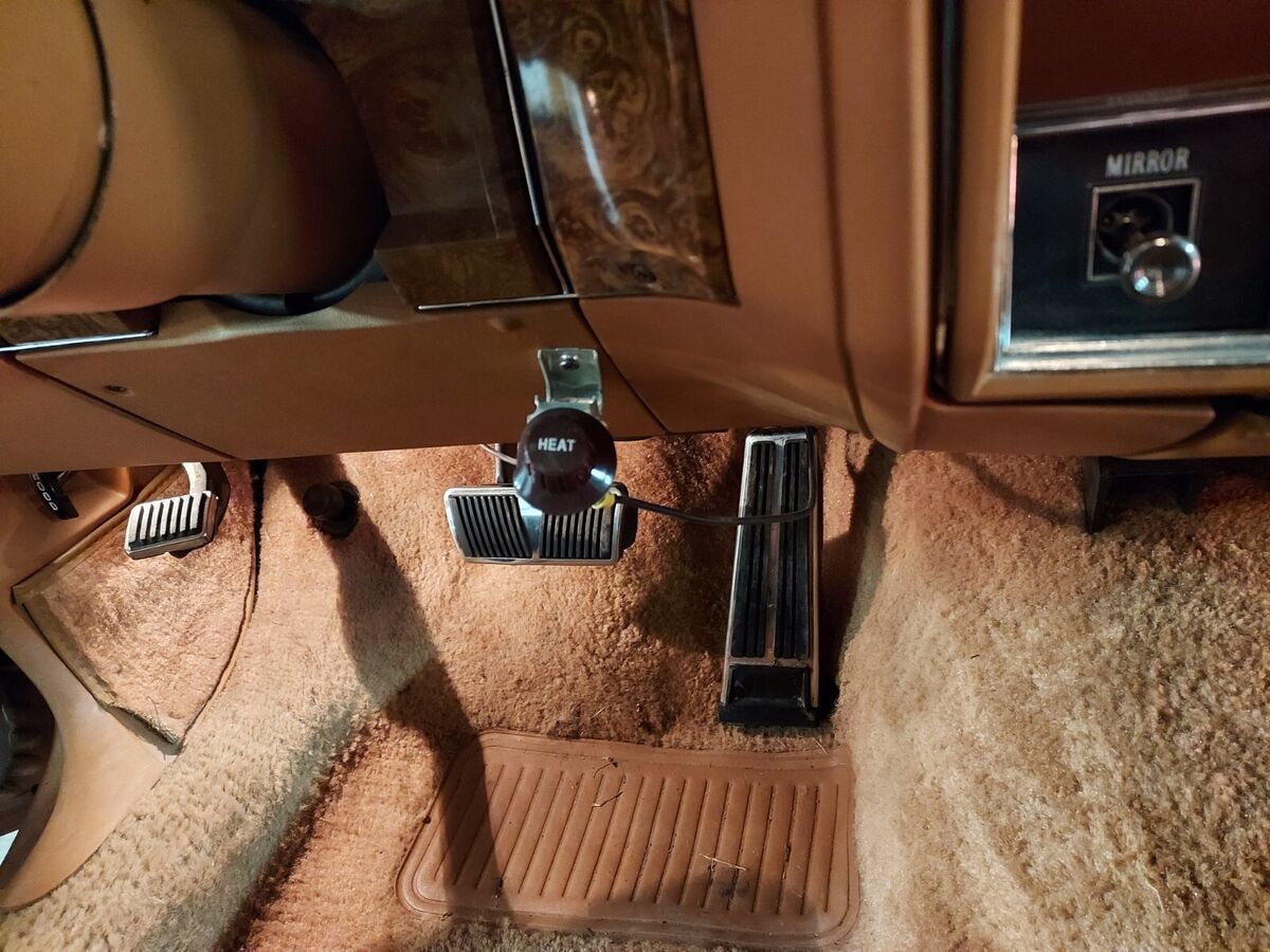 1979 Cadillac DeVille 425ci Auto A/C Power Steering & Brakes - photo 12