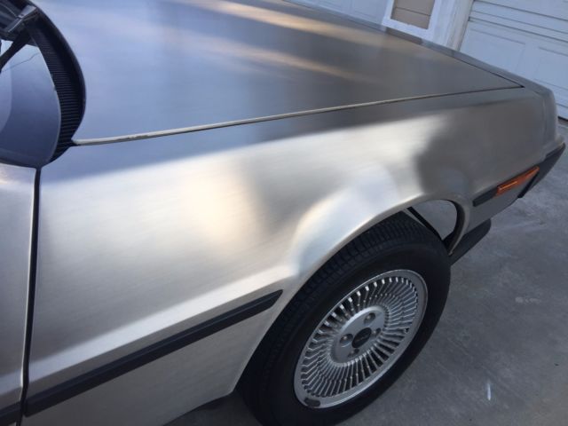 1983 DeLorean Gull-wing doors - photo 12