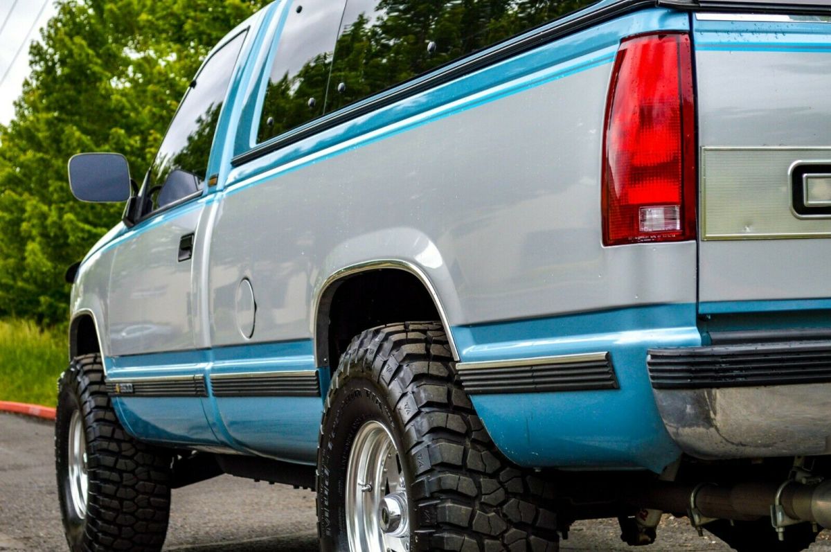 1989 Chevrolet Silverado 2500 ~ 4X4 ~ 37K MILES - photo 9