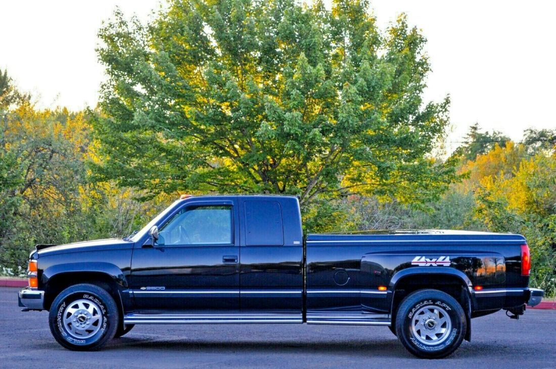 1 OWNER! 1994 CHEVY SILVERADO 3500 EXTENDED CAB 4X4 5-SPEED 7.4L ONLY 33K MILES 1994 Chevrolet Silverado 3500 ~ 4X4 ~ 33K MILES