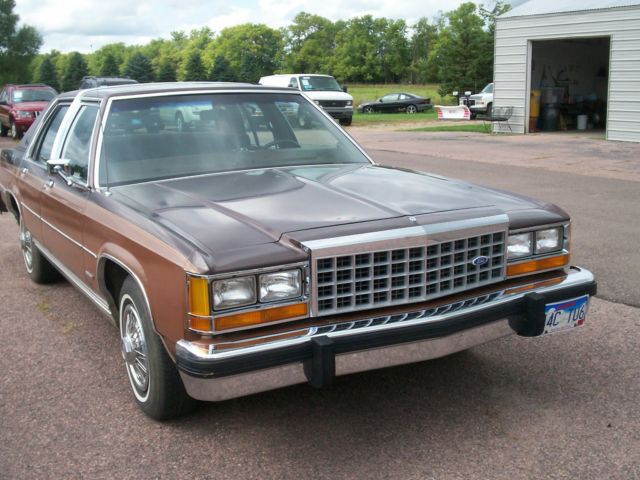 1-owner, 32212 Verified Actual Miles, Purchase new locally. 1983 Ford Crown Victoria