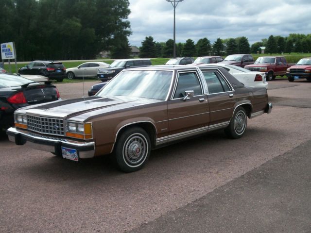 1983 Ford Crown Victoria - photo 5