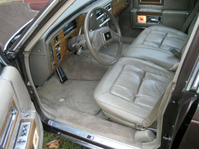 1985 Cadillac Fleetwood Fleetwood Brougham - photo 10
