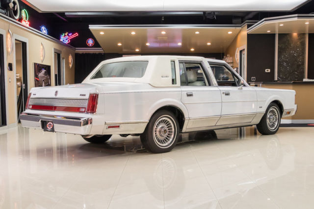 1989 Lincoln Town Car Signature - photo 11