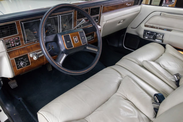 1989 Lincoln Town Car Signature - photo 2