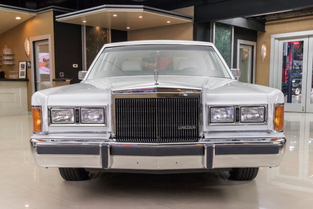 1989 Lincoln Town Car Signature - photo 6