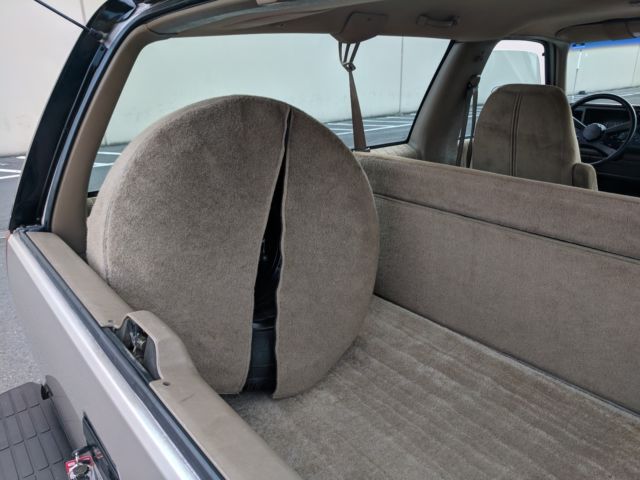1993 Chevrolet Tahoe SILVERADO - photo 8