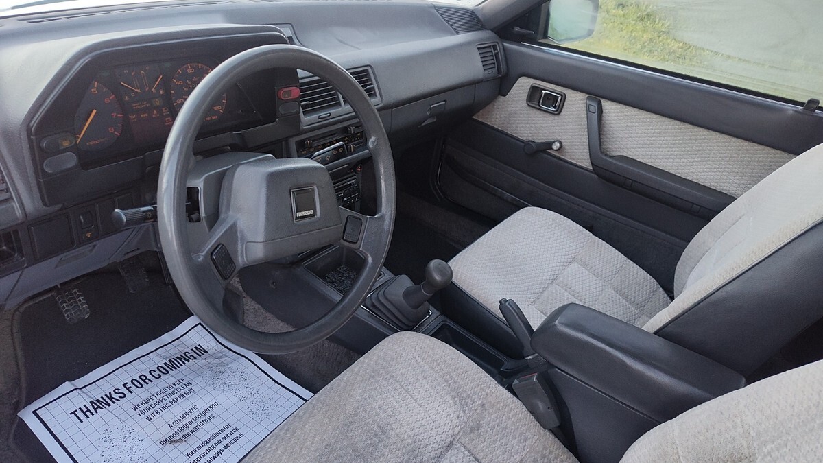 1986 Mazda 626 Deluxe 2.0i Coupe - photo 9