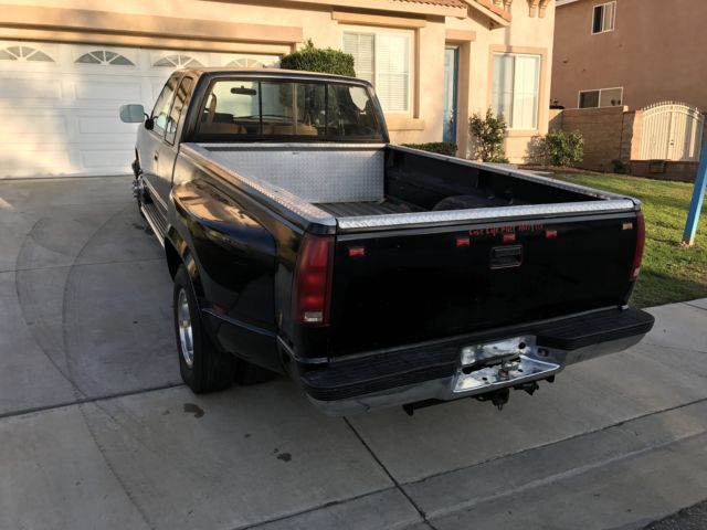1989 Chevrolet 3500 1-Ton Dually Extended Cab Pickup Truck Super Low Miles - photo 2