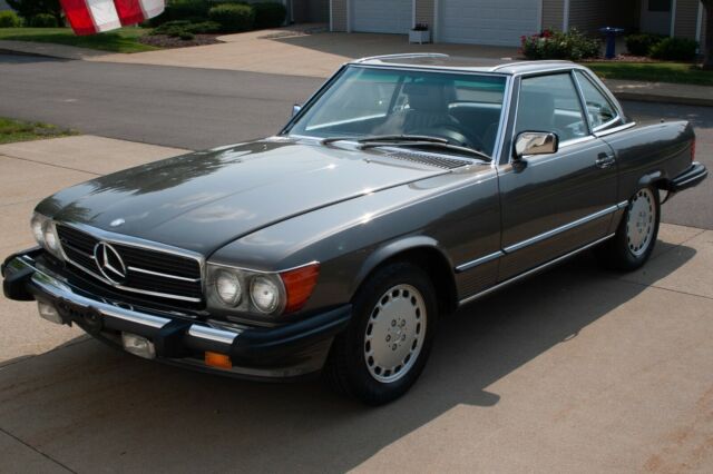 1 Owner - Clean CarFax - Well Maintained - Garaged/Covered - Excellent Condition 1989 Mercedes-Benz 500-Series - 560SL Roadster - 41K Actual Miles