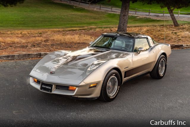 1982 Chevrolet Corvette Collectors Edition - photo 2