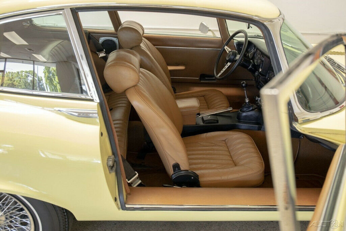 1971 Jaguar E-Type V12 Coupe - photo 11